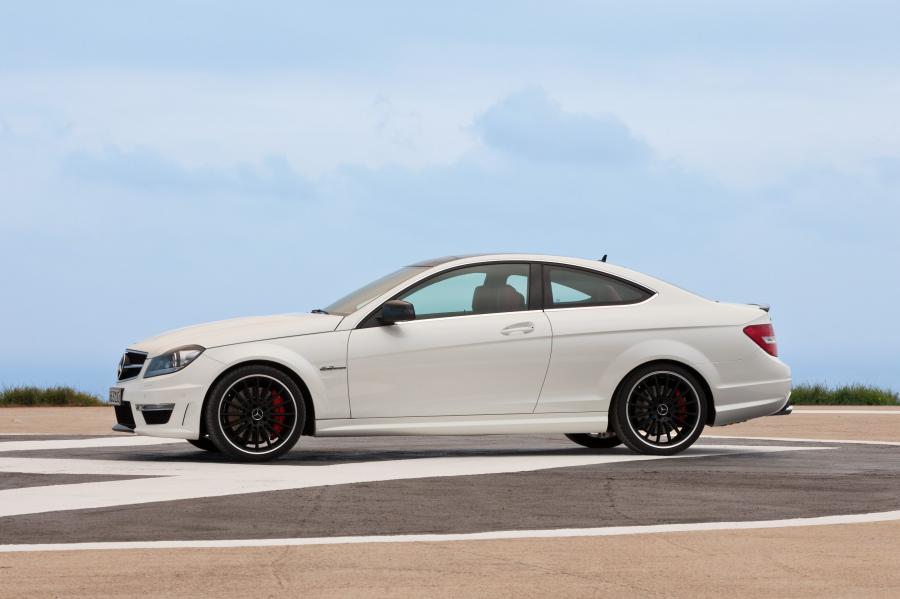  Mercedes-Benz C63 AMG Coupe 2012 года  (фото 22 из 113)